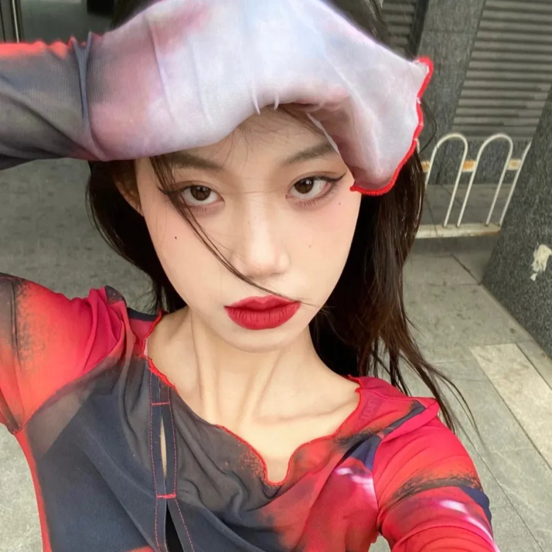 网聘女伴